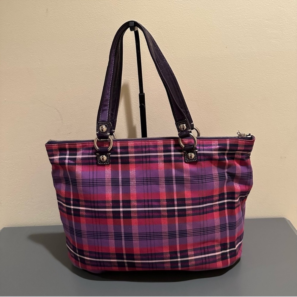 Coach Poppy Tartan Plaid Glam Tote Purple
Y2K 2010 Style 15886 - Picture 2 of 16